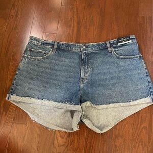 Abercrombie High Rise Mom Shorts blue wash cuff size 22 NWT 36